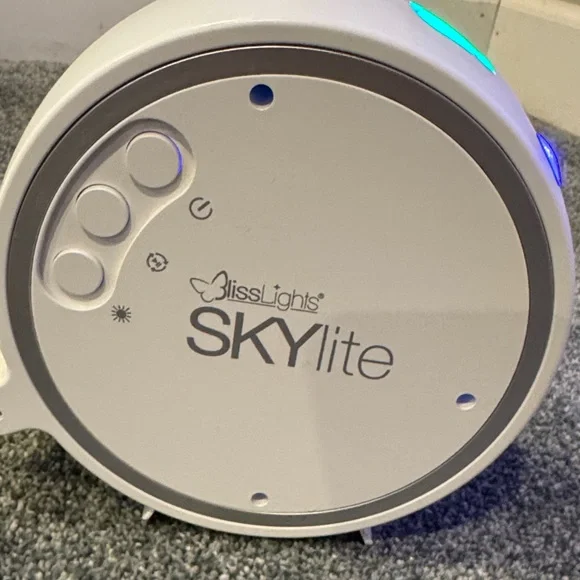SkyLite White Projector - Picture 4 of 5